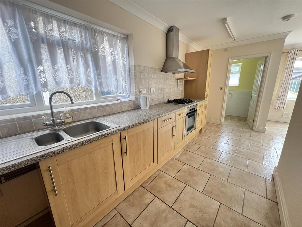 Kitchen: