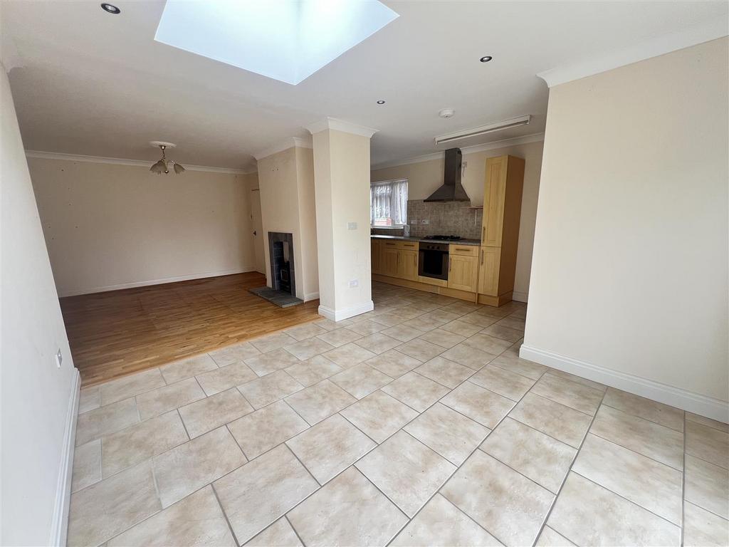 Dining Area: