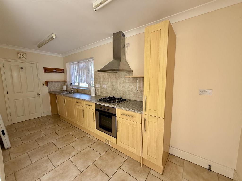 Kitchen: