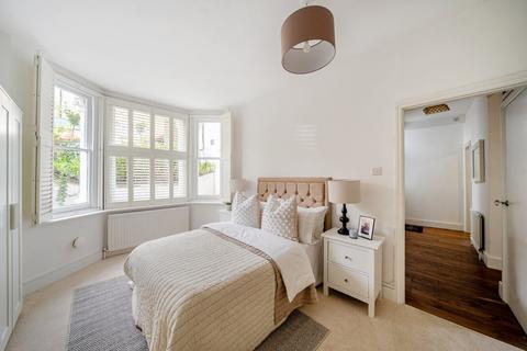 29a Woodside, London, SW19 7AW