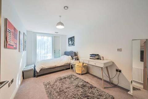 undefined, Quayle Crescent, Whetstone, London, N20