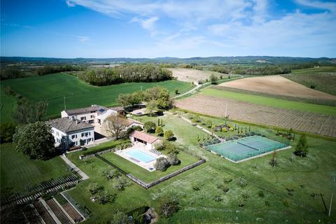 13 bedroom country house, Cahuzac-Sur-Vere, Tarn, France