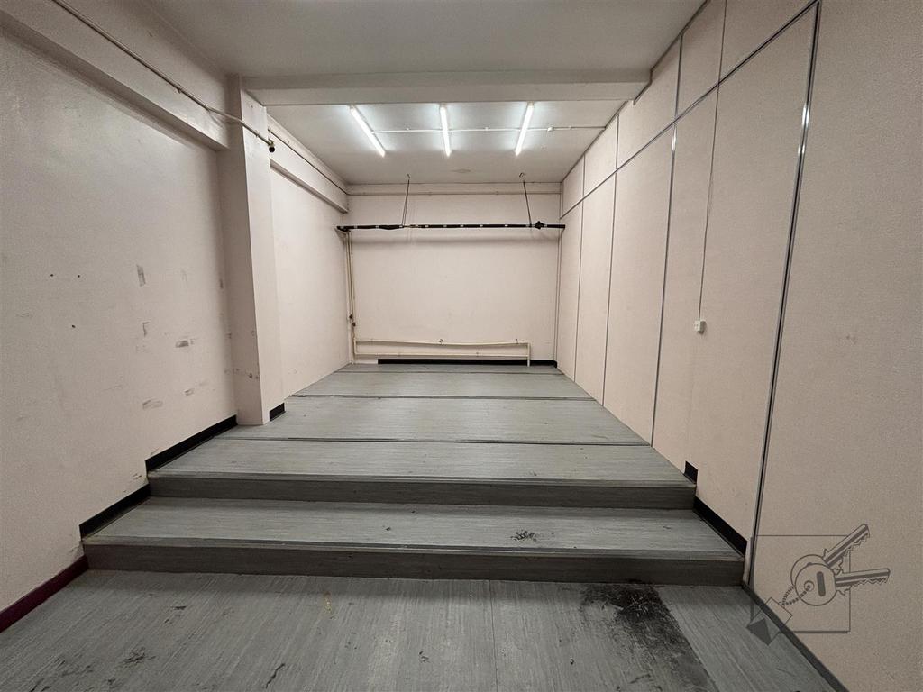 First floor 78 New Road-26.jpg