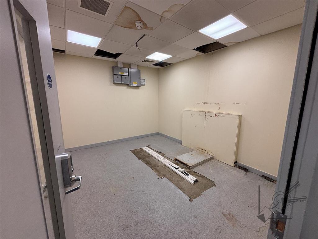 First floor 78 New Road-22.jpg