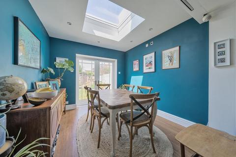 41 Latchmere Lane, Kingston Upon Thames, KT2 5SQ