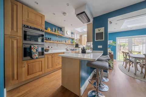 41 Latchmere Lane, Kingston Upon Thames, KT2 5SQ