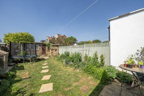 41 Latchmere Lane, Kingston Upon Thames, KT2 5SQ