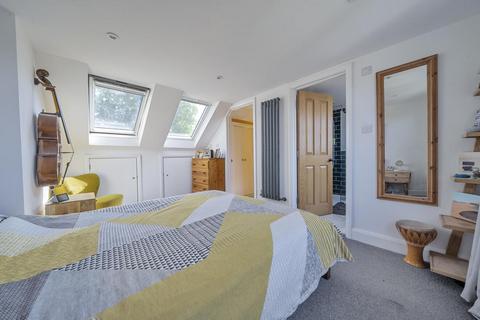 41 Latchmere Lane, Kingston Upon Thames, KT2 5SQ