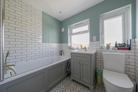 41 Latchmere Lane, Kingston Upon Thames, KT2 5SQ