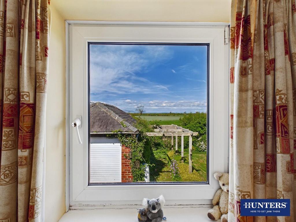 Master Bedroom - Outlook