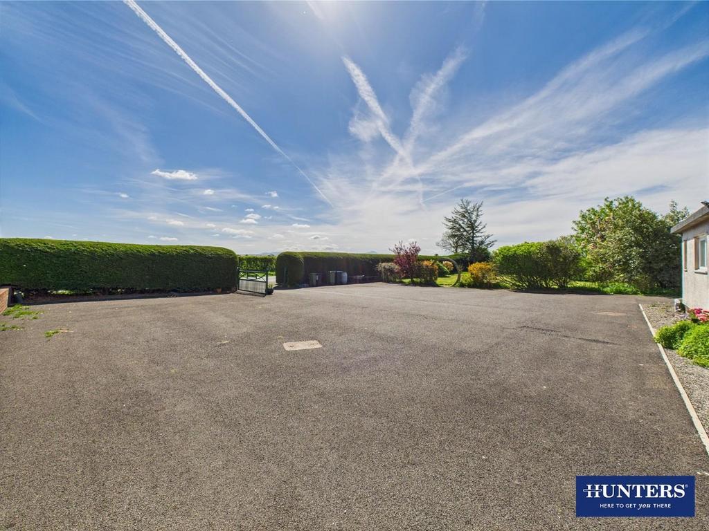 Driveway/Parking