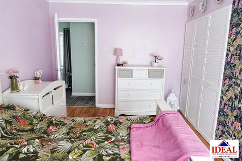 53 Charles Street, Carcroft, Doncaster, DN6 8AZ