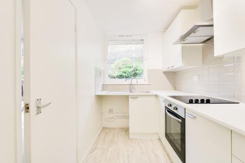 1 bedroom maisonette for sale, Mary Datchelor Close, London, SE5
