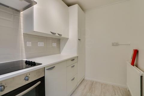 1 bedroom maisonette for sale, Mary Datchelor Close, London, SE5