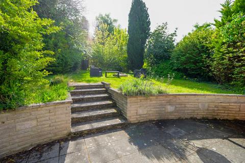 6 bedroom detached house to rent, Leng Crescent, Norwich, Norfolk, NR4