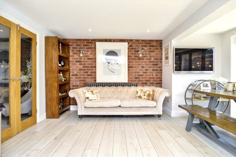 3 Brindley Close, Albrighton, Wolverhampton, WV7 3PP