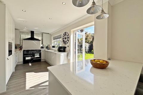 5 Wagtail Walk, Beckenham, BR3 3XH