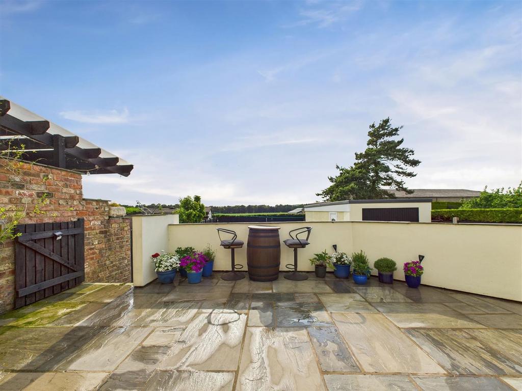 CAM05267 G0-PR0080-STILL001.jpg