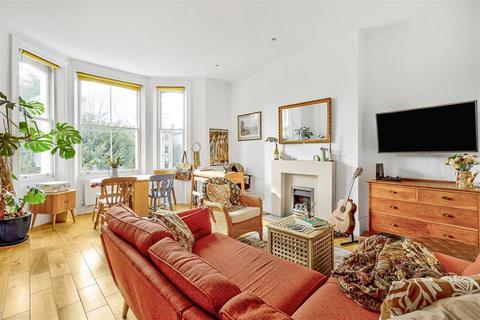 2 bedroom flat for sale, Kidbrooke Park Road, London SE3