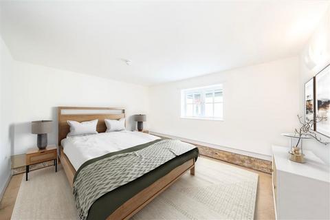 2 bedroom flat for sale, Hopton Road, London SE18