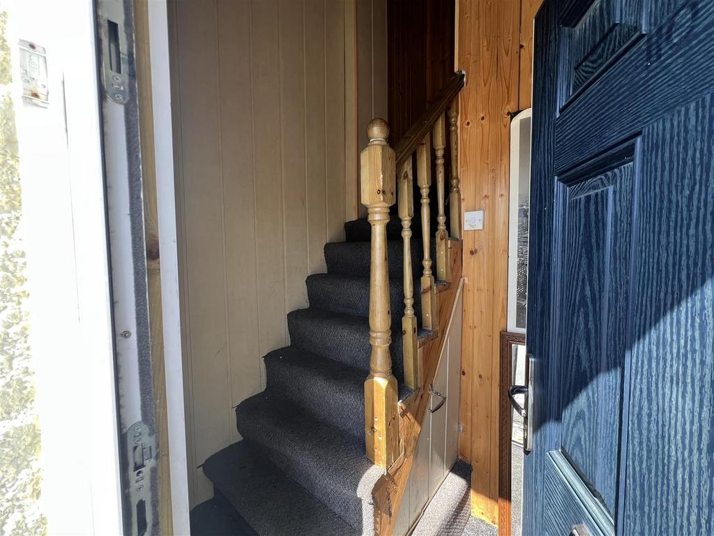 Access to 1 st floor flat