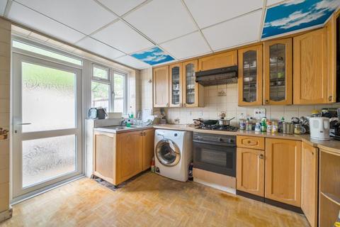 3 bedroom terraced house for sale, Robin Grove, Kenton, HA3 9TP