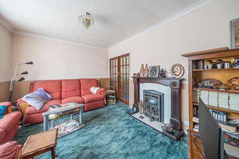 3 bedroom terraced house for sale, Robin Grove, Kenton, HA3 9TP