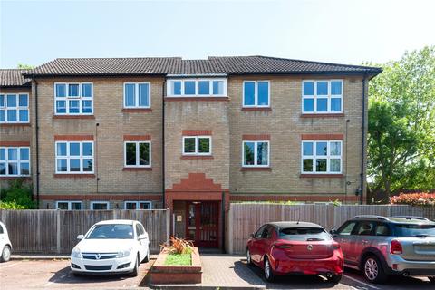 18 Ivybridge Close, Twickenham, TW1 1EA
