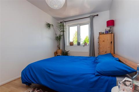 18 Ivybridge Close, Twickenham, TW1 1EA