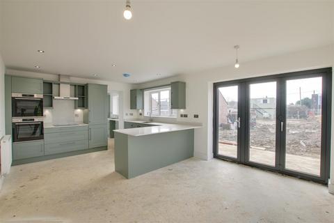 4 bedroom detached house for sale, East Newlands, Somersham, Cambridgeshire, PE28