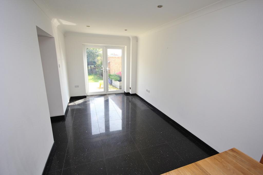 2 Alabama Way, St Ives, dining room