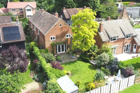 3 Barnfield, Hemingford Abbots, Huntingdon, PE28 9AX