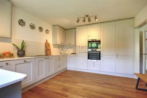 3 Barnfield, Hemingford Abbots, Huntingdon, PE28 9AX