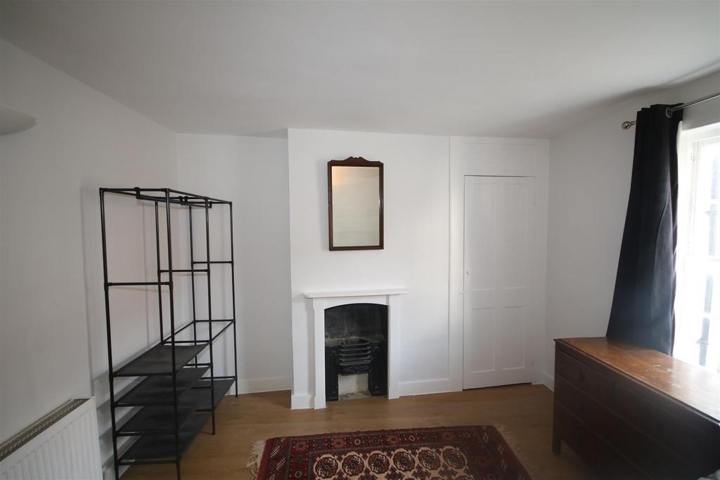 Bedroom 1c.JPG