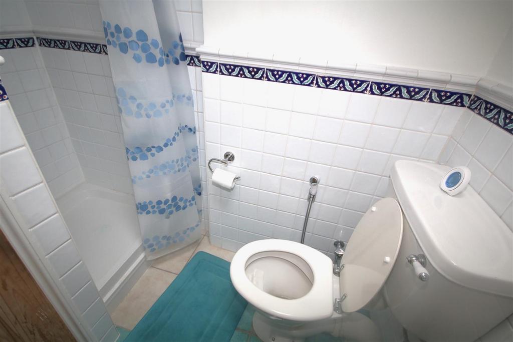 Shower Room b.JPG