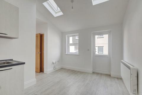 1 bedroom apartment for sale, London Road, Westcliff-on-sea, SS0