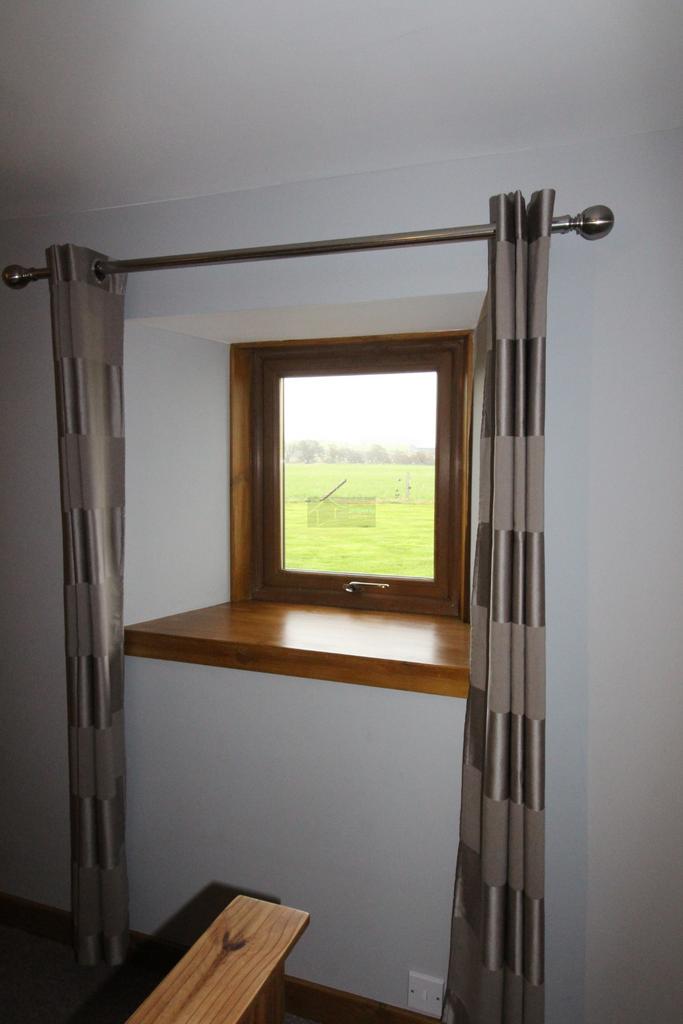Bedroom b.JPG