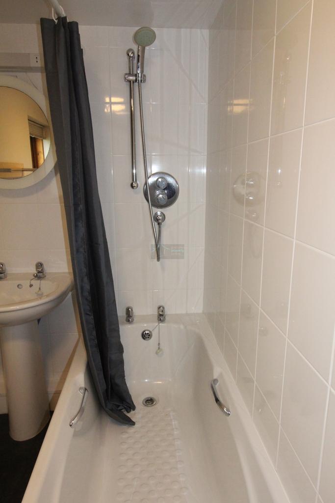 Bathroom.JPG