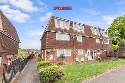 64 Carlton Road, Erith, DA8 1DS