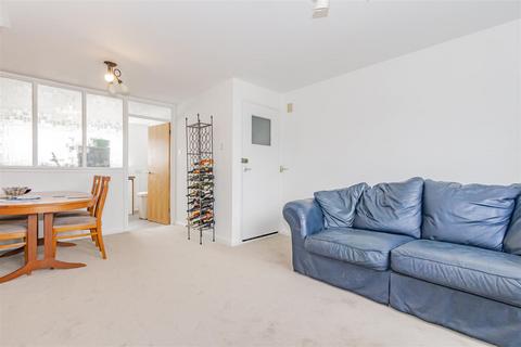 64 Carlton Road, Erith, DA8 1DS