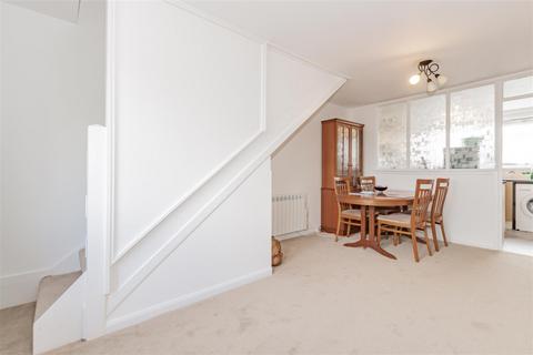64 Carlton Road, Erith, DA8 1DS