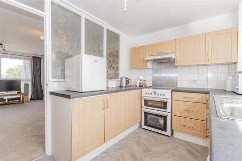 64 Carlton Road, Erith, DA8 1DS