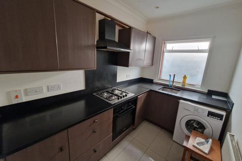 2 bedroom bungalow to rent, Upper Sutton Lane, Hounslow, TW5