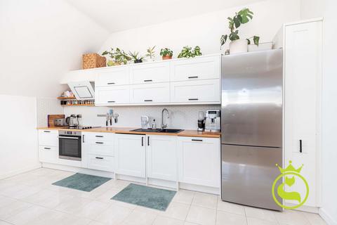 2 bedroom flat for sale, Penn Hill Avenue, Poole BH14