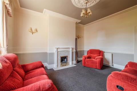 3 bedroom end of terrace house for sale, Rayner Road, Brighouse