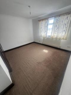 4 bedroom terraced house to rent, Manford Close, IG7