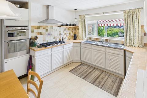 4 bedroom detached house for sale, Hillfield Road, Chalfont St. Peter, Buckinghamshire, SL9