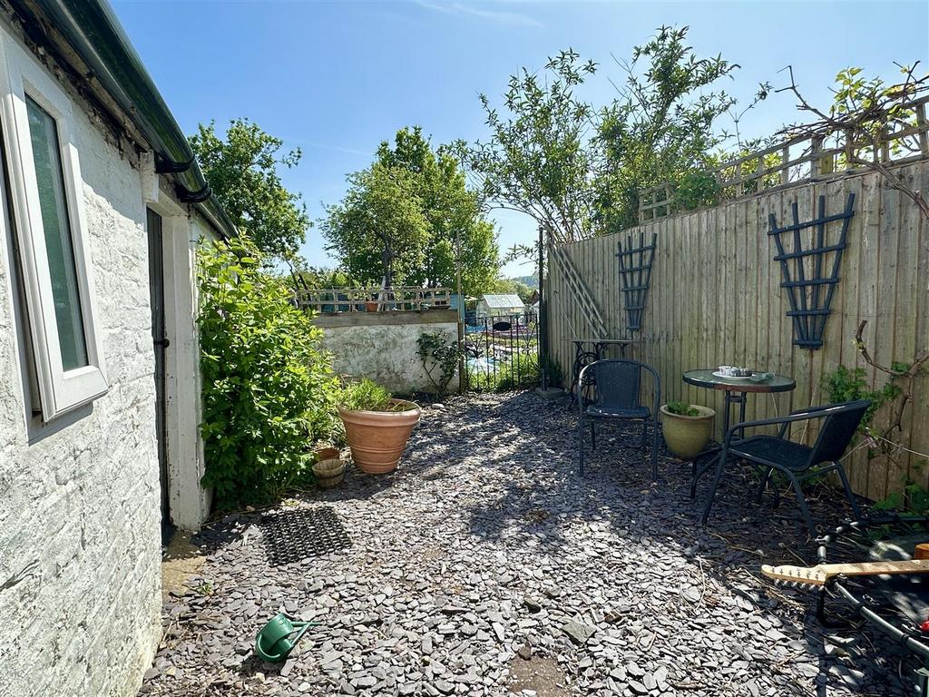 Courtyard garden