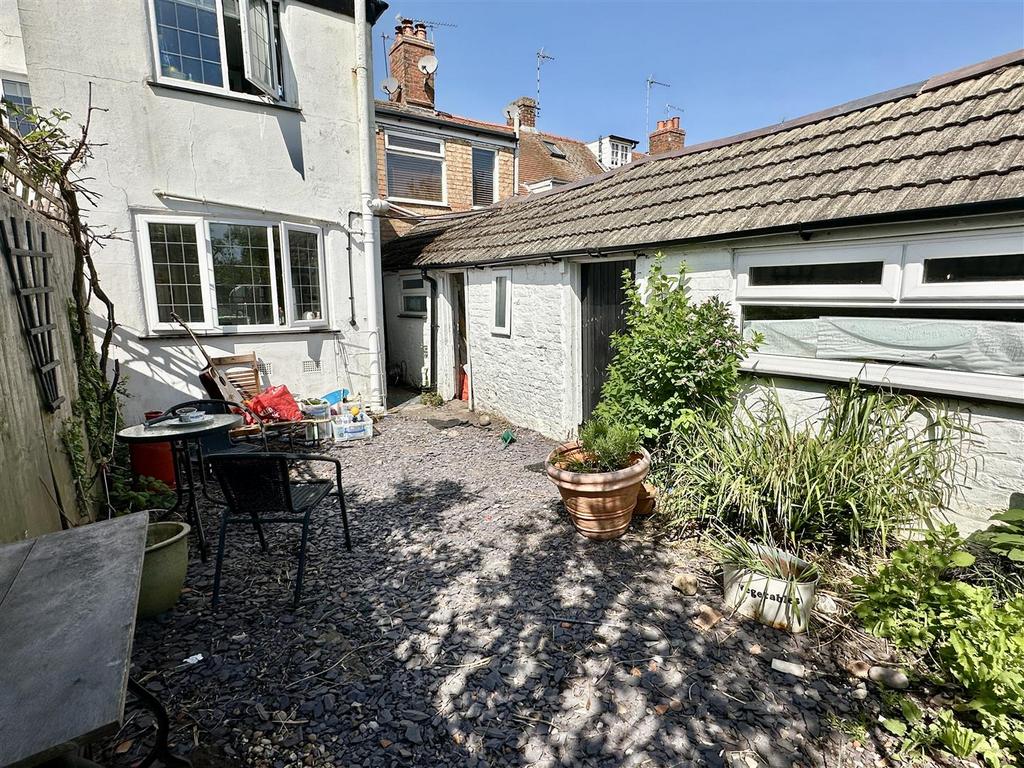 Courtyard garden