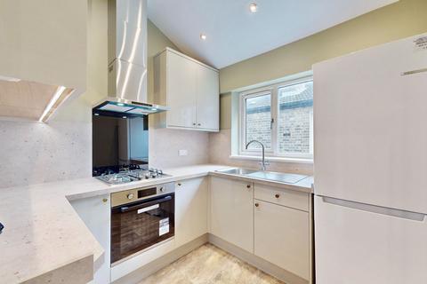 3 bedroom maisonette to rent, Manor Park, London E12